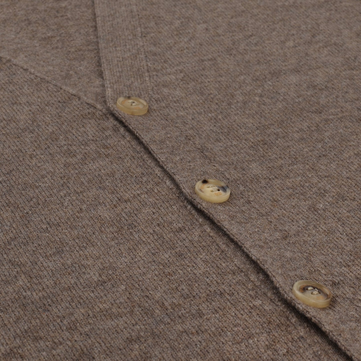 Piacenza Cashmere Cashmere Gilet in Brown - SARTALE