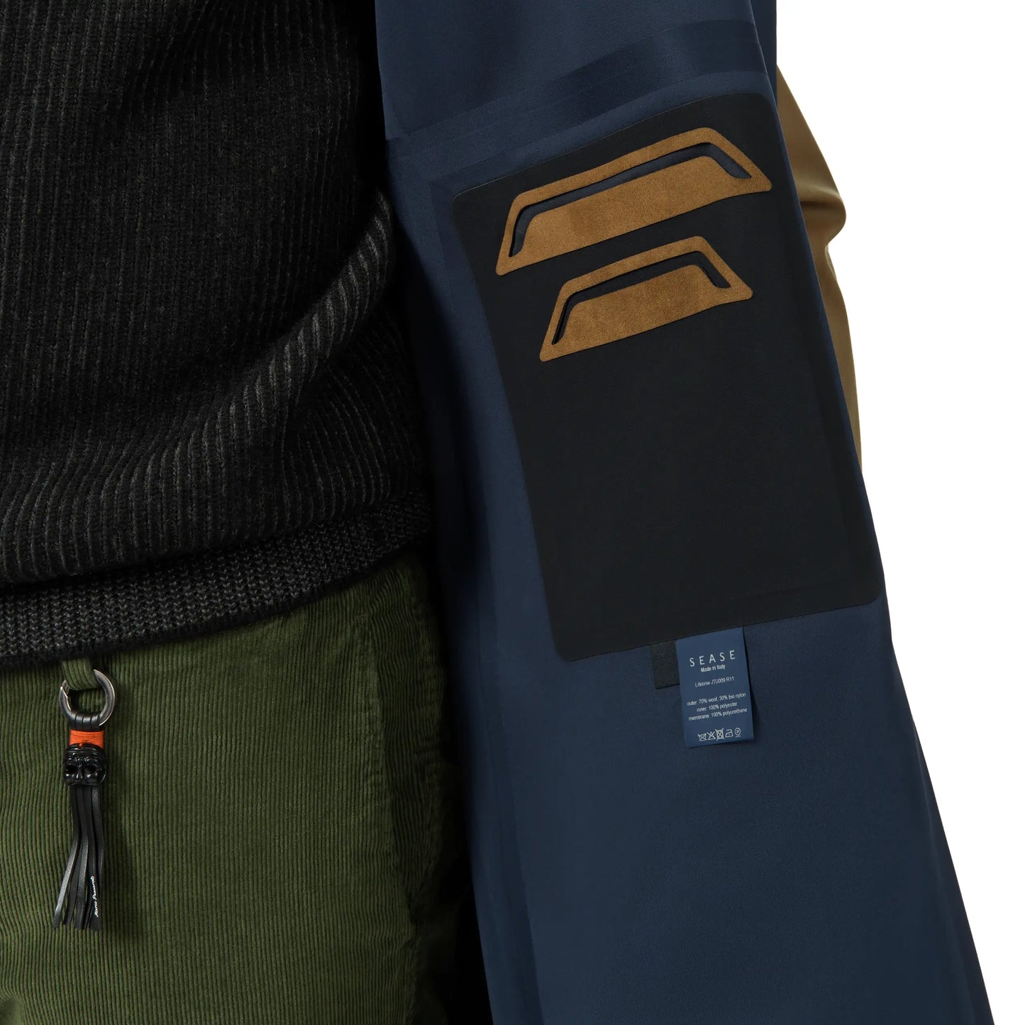 Trenchcoat aus laminierter Wolle und Bio-Nylon in Sandbraun