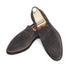 «Principe Split» Klassischer Wildleder-Loafer mit handgenähter Schürze und gespaltener Spitze in Grau
