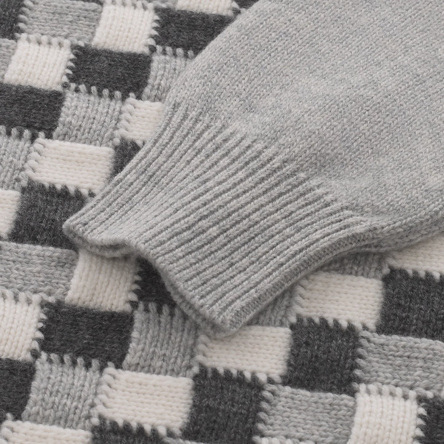 Cashmere Checked Sweater in Grey